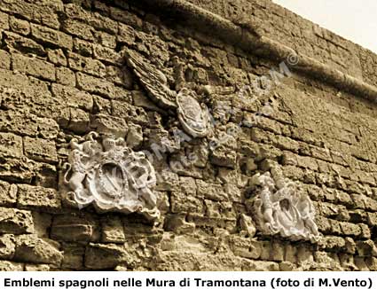 Le Mura di Tramontana a Trapani - gli emblemi spagnoli