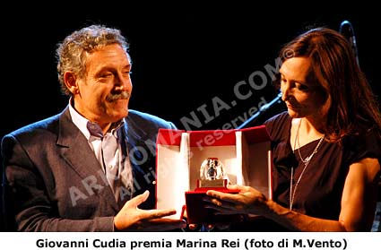 Giovanni Cudia premia Marina Rei
